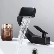 fekete mosdó csaptelep